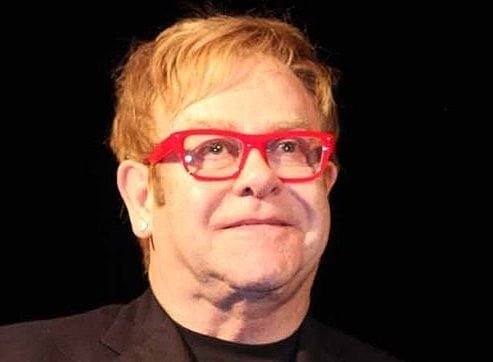 Gli Oculisti Contro Elton John: "Venga Solo A Cantare, Non A ...